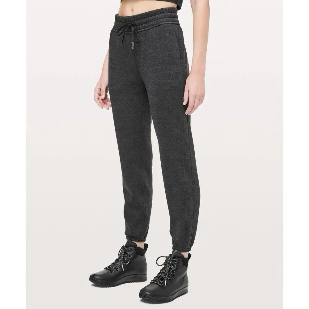 Lululemon Women's 6 Plush Times Jogger Sweatpants Gray Drawstring Lounge Pockets